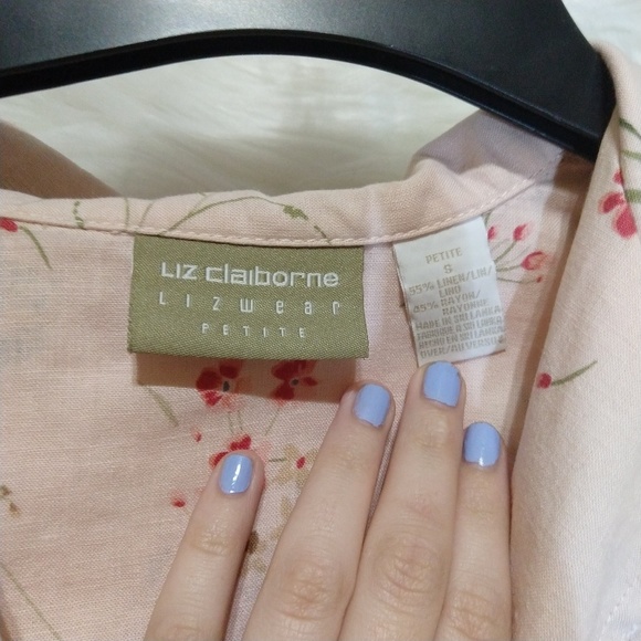LIZ CLAIBORNE pastel Pink floral button down - Picture 4 of 4